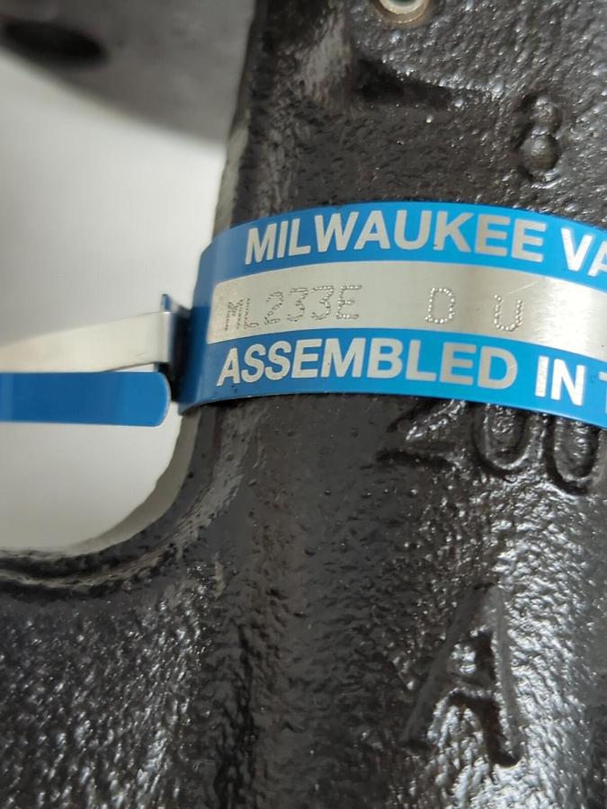 MILWAUKEE VALVE,ML233E,BUTTERFLY VALVE PIPE SIZE 8 IN WITH HANDLE MISSING BOX