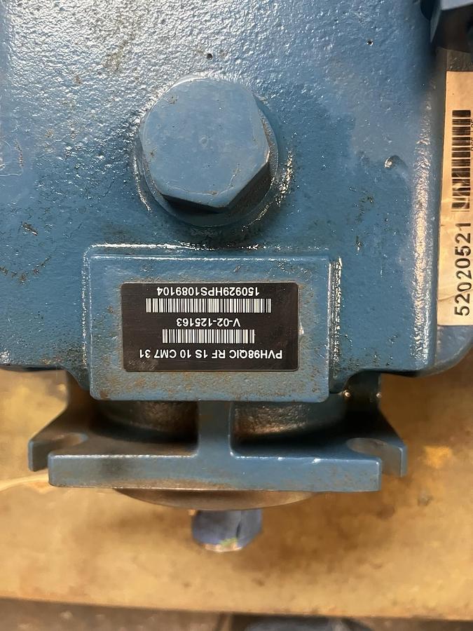 Used VICKERS,PVH98QIC-RF-1S-10-CM7-31,HYDRAULIC PISTON PUMP
