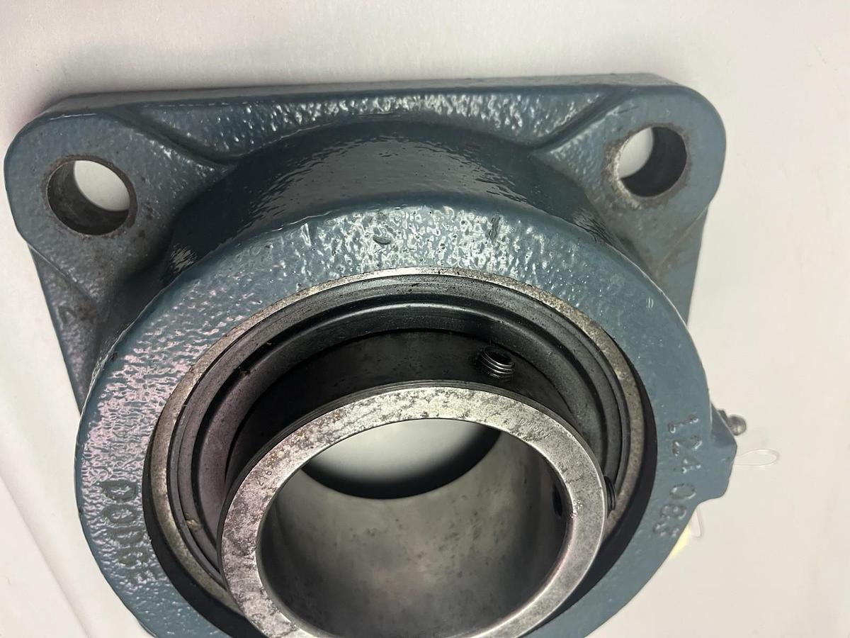 Used DODGE,126197,FLANGE BEARING F4B-SCM-300 3" BORE