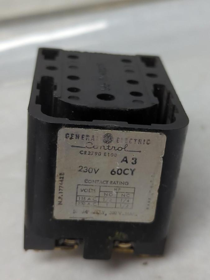Used GENERAL ELECTRIC,CR2790 E100,GENERAL PURPOSE CONTROL RELAY 230V 60CY PRE-OWNED