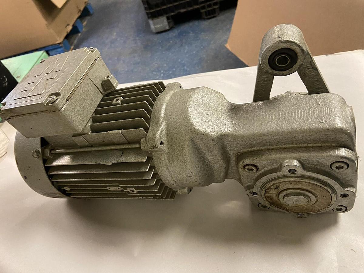 Used SEW Eurodrive,SA31D180K,Gearmotor .75kW Ratio 20.5 164RPM