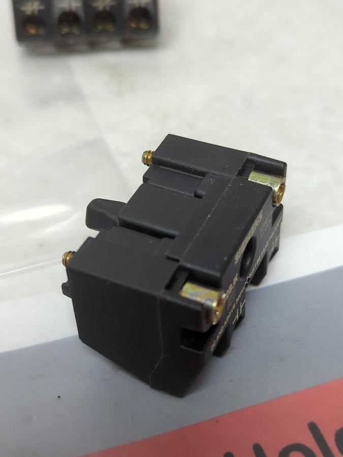 Used SIEMENS,52BJK,SERIES H CONTACT BLOCK LOT OF 4 PRE-OWNED