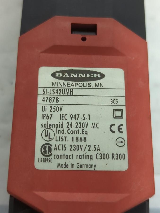Used BANNER,SI-LS42UMH,SAFETY INTERLOCK SWITCH SOLENOID 24-230V MC PRE-OWNED