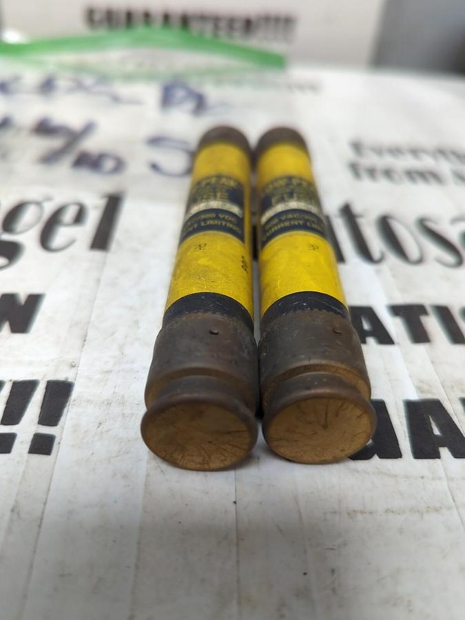 COOPER BUSSMANN,LPS-RK-1-6/10 SP,LOW-PEAK 1=6/10 AMP FUSES LOT OF 2 NOS