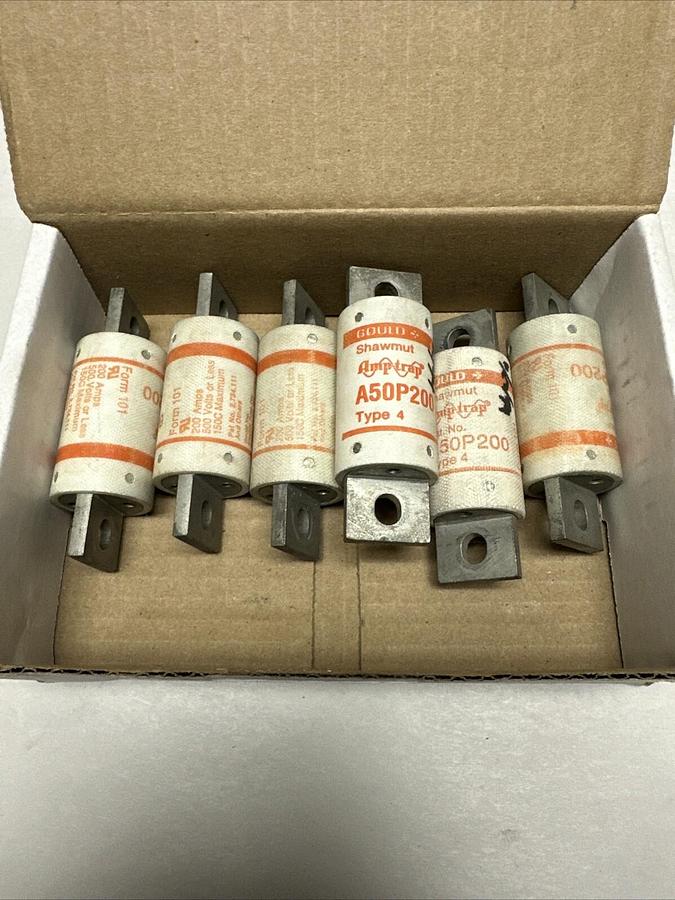 Used Gould Shawmut,A50P200,Amp Trap Type 4 Fuse LOT of 6 (12661)