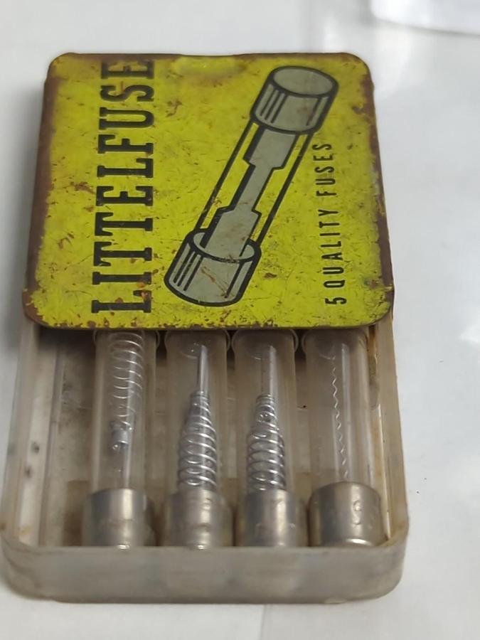 LITTELFUSE,3AG-1A,1 AMP FUSE LOT OF 8 NOS