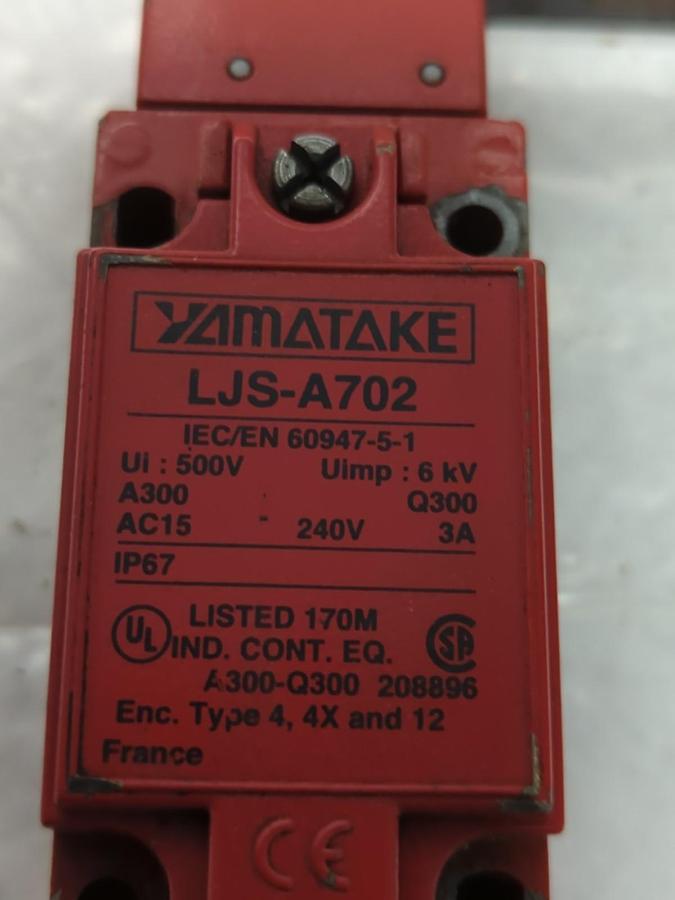 Used YAMATAKE,LJS-A702,SAFETY LIMIT SWITCH PRE-OWNED