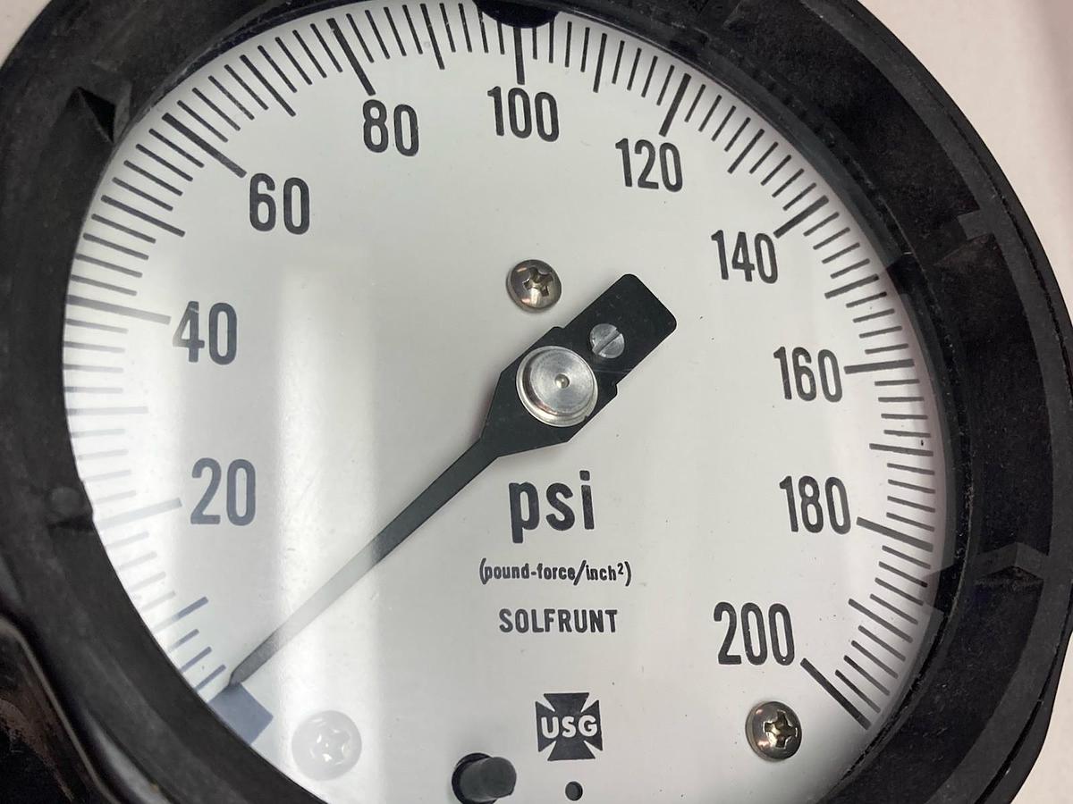 Used USG Solfrunt,0-200 PSI,Pressure Gauge Liquid-Filled 1/4 Inch