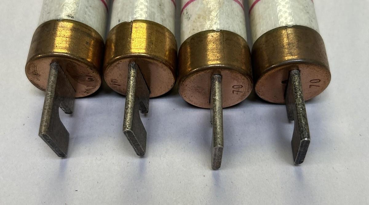 Used GOULD SHAWMUT,TRNR70,FUSE 70A 250V LOT OF 4