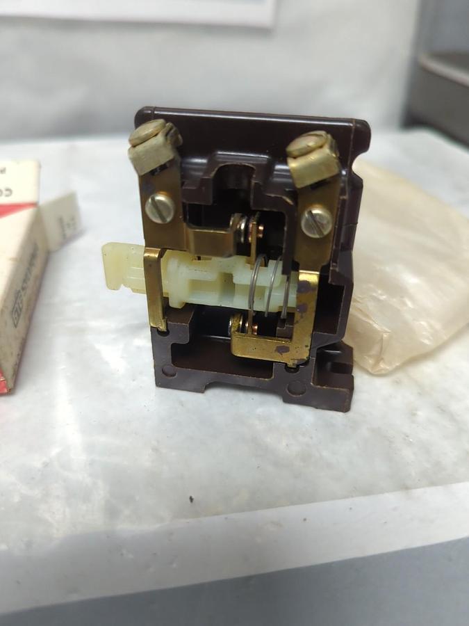 SYLVANIA,KPM-2A,CONVERTIBLE POLE KIT NOS