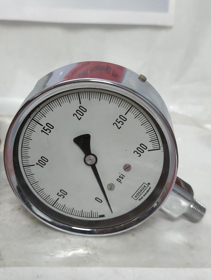 NOSHOK,40.300.300PSI,PRESSURE GAUGE 1/4 INCH BOTTOM CONNECTION NOS
