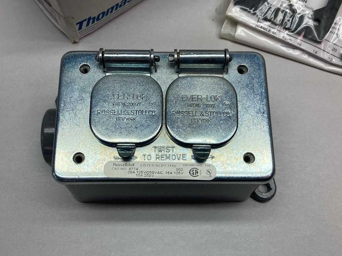 Thomas & Betts ABB,8774,Receptacle