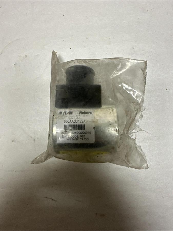 Used Vickers,300AA00122A,Solenoid Coil NEW