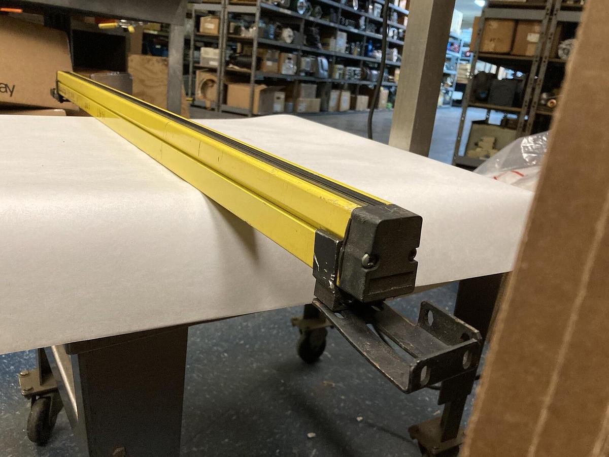 Used Guardstar,B1030R,Light Curtain Reveiver