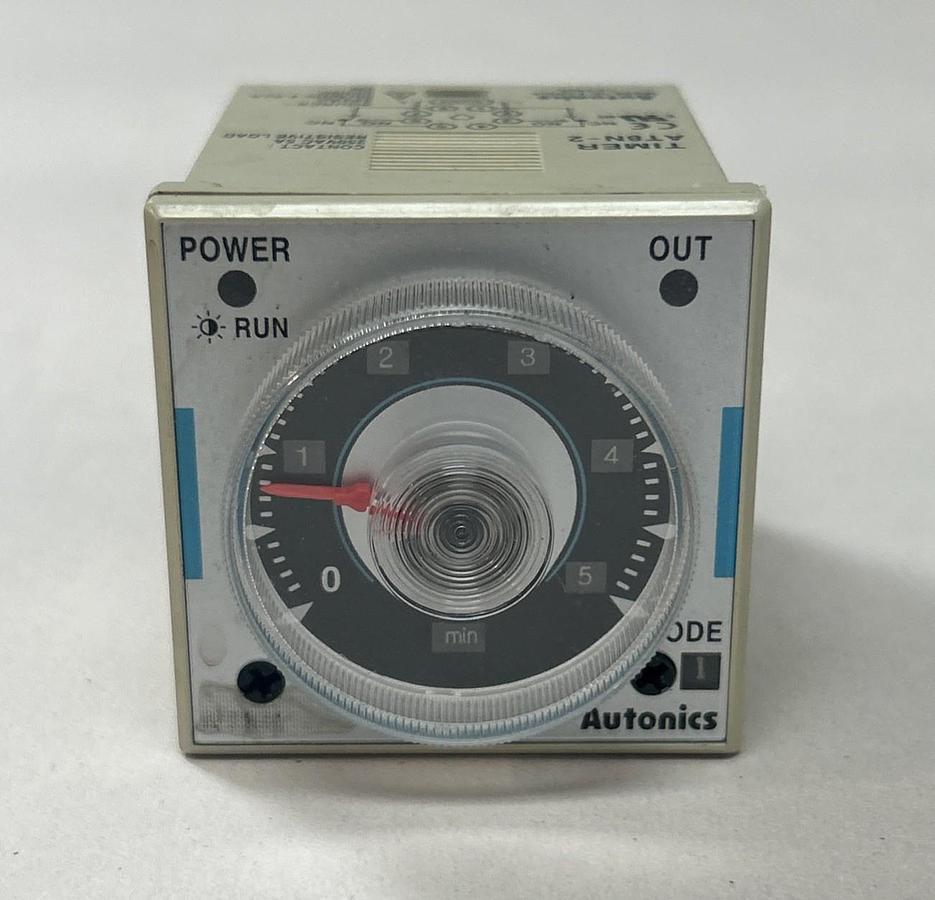 Used AUTONICS,AT8N-2,TIMER 0-5 MINUTES 5A 250V