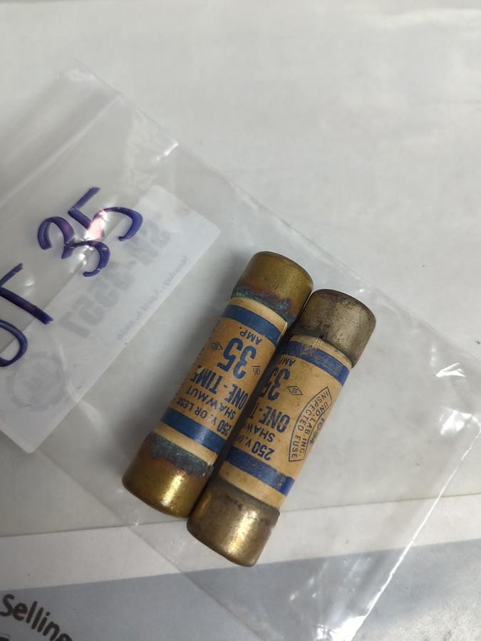 Used GOULD SHAWMUT,OT35,ONE-TIME 35 AMP FUSE LOT OF 2 PRE-OWNED