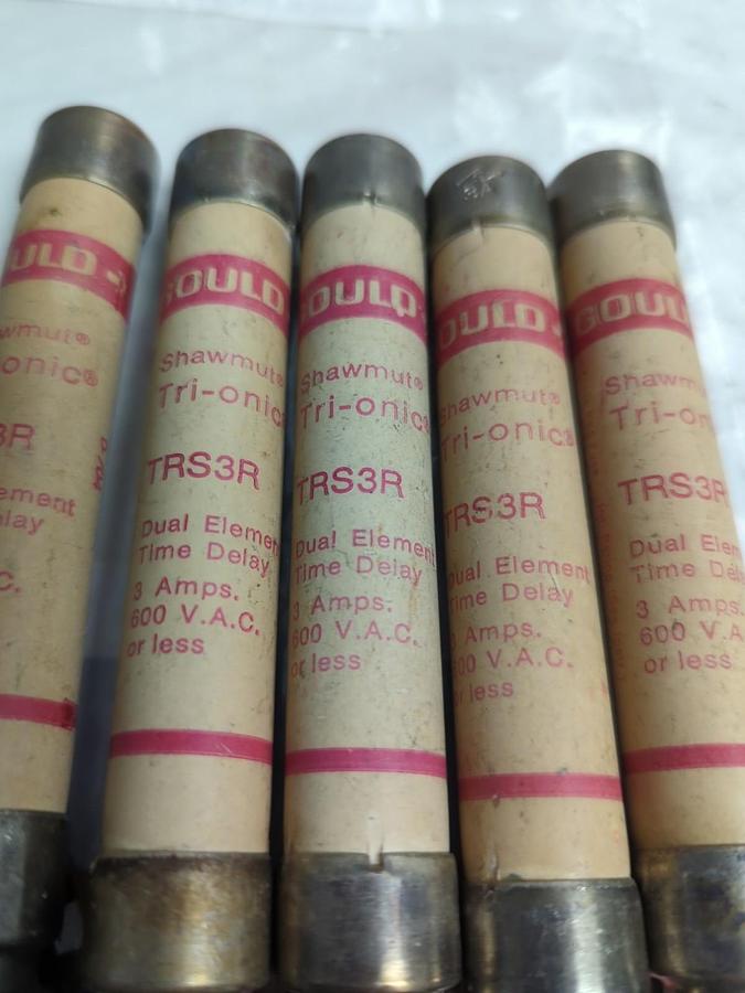 Used GOULD SHAWMUT,TRS3R,TRI-ONIC 3 AMP FUSE LOT OF 5 PRE-OWNED