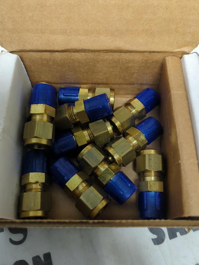 TYLOK,B-6-DMC-4,1/4 IN X 3/8 IN BRASS REDUCING CONNECTORS LOT OF 12 NOS