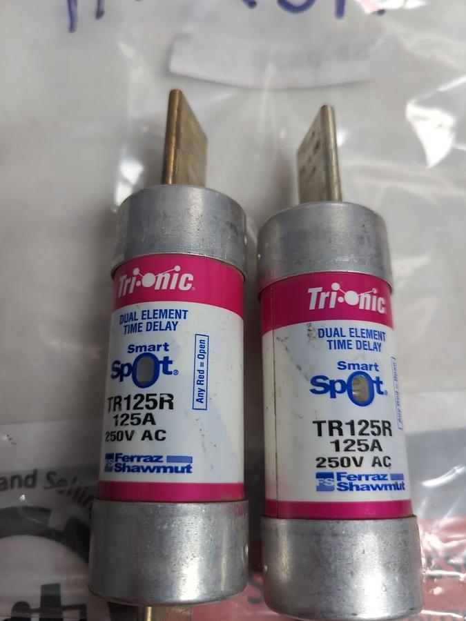 FERRAZ SHAWMUT,TR125R,SMART-SPOT FUSE 125 AMP LOT OF 2 NOS