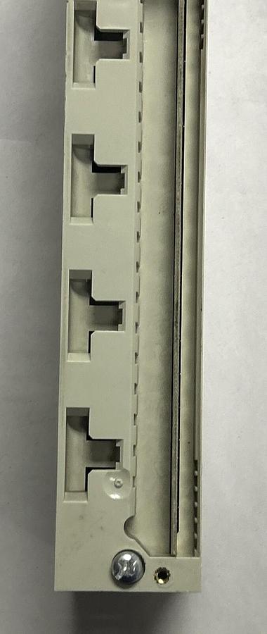 Used SCHNEIDER,140-DAI-543-00,INPUT MODULE