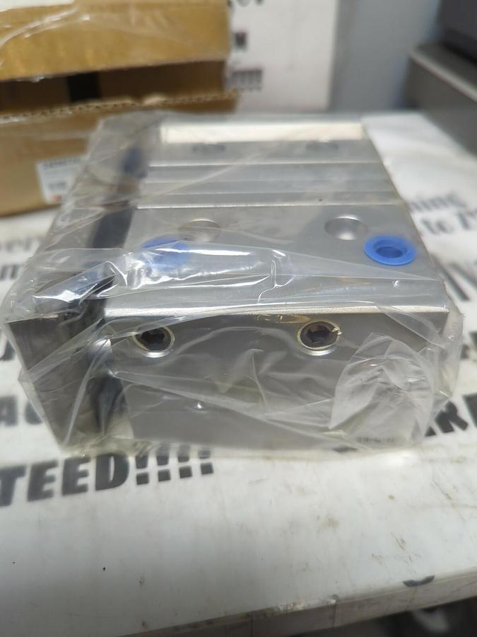 BIMBA,MFD MTCL-50X50-S-T,THRUSTER EXTRUDER 50MM BORE LINEAR BALL BUSHING NOS