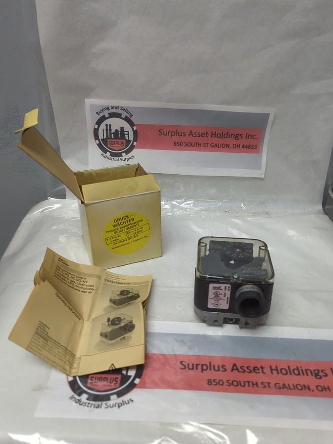 KROM SHRODER,DG10T/84447812,PRESSURE SWITCH 0.4-4 IN WC NOS