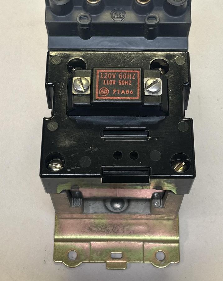Used ALLEN BRADLEY,702-BOD92,CONTACTOR SIZE 1 110/120V COIL