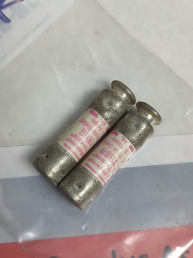 Used GOULD SHAWMUT,TR-6R,TRI-ONIC 6 AMP FUSE LOT OF 2 PRE-OWNED