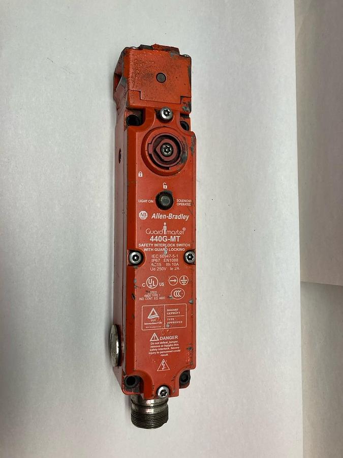 Used Allen Bradley,440G-MT,Guardmaster Guard Locking Switch
