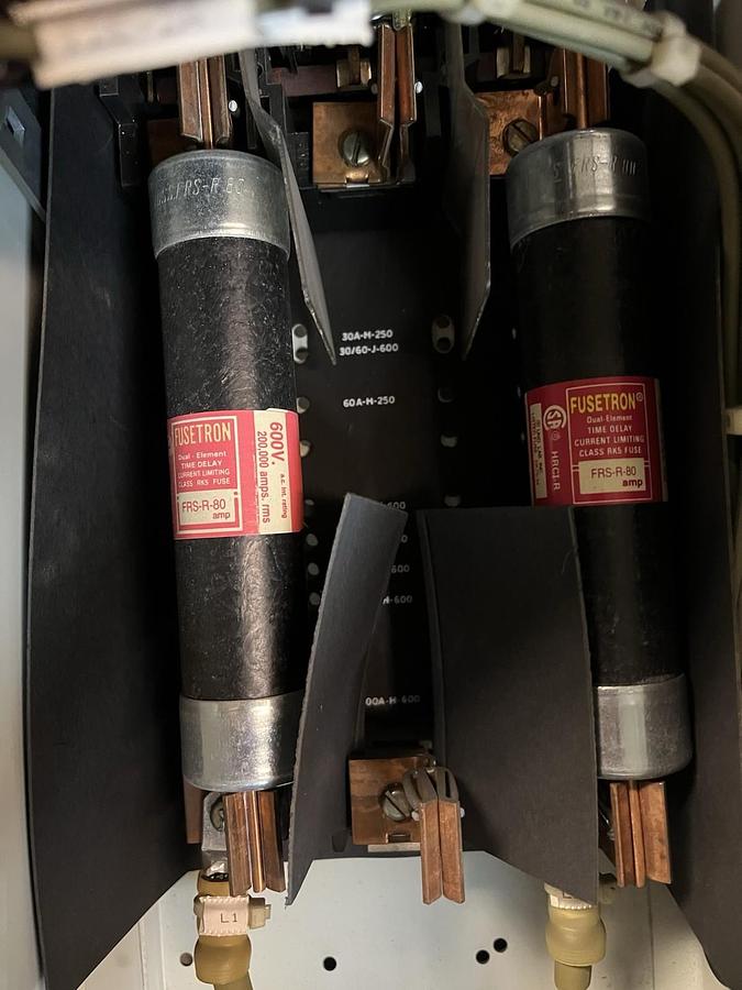 Used CUTLER HAMMER,F2100,DUAL 100AMP DISCONNECT MCC BUCKET 60A FUSES 100A BREAKER