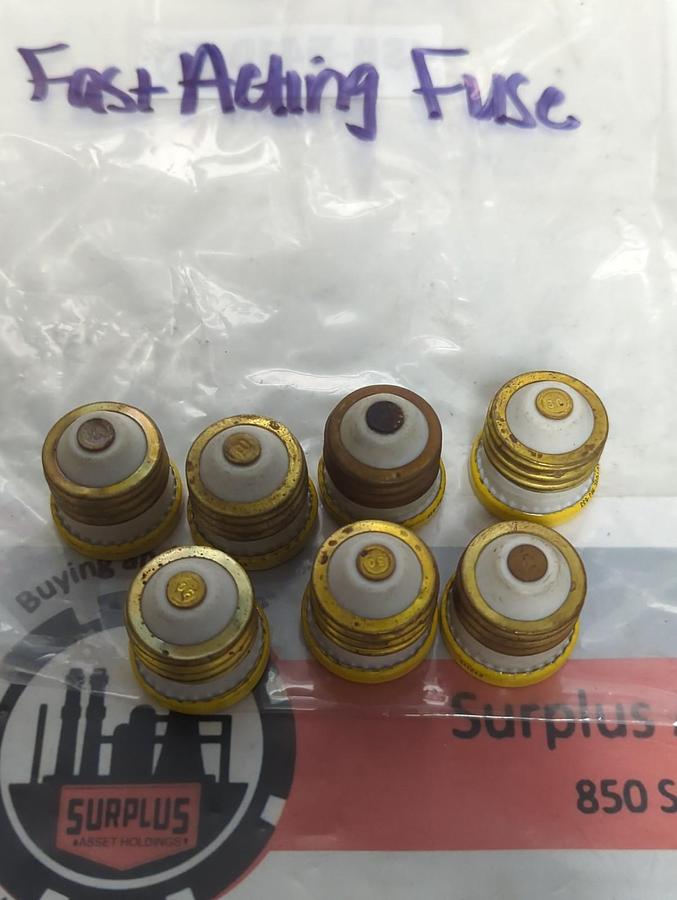 Used UNBRANDED,30 AMP,SCREW IN FUSE 30 AMP LOT OF 7 PRE-OWNED