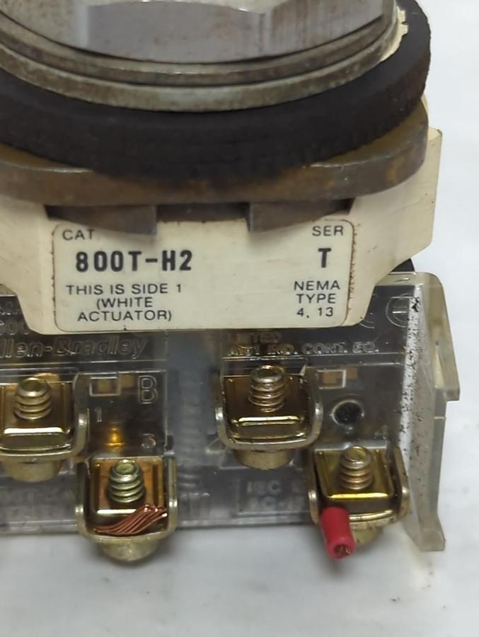 Used ALLEN BRADLEY,800T-H2,SERIES T SELECTOR SWITCH PRE-OWNED