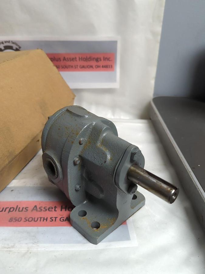 BSM,713-20-2,ROTARY GEAR PUMP NOS
