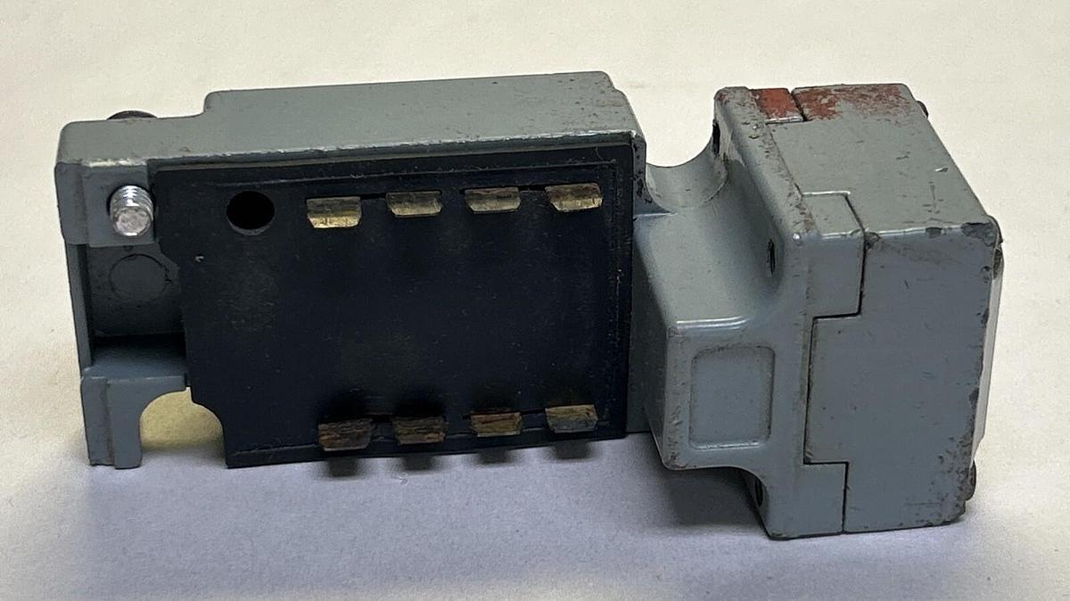Used SQUARE D,900766B2,LIMIT SWITCH BODY