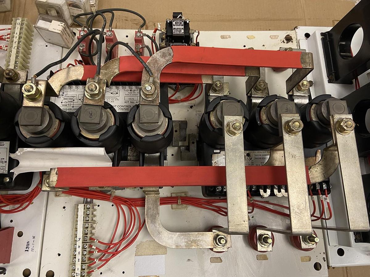 Used Joslyn Clark,USAVAC,Reversing Vacuum Contactor 600V 320A