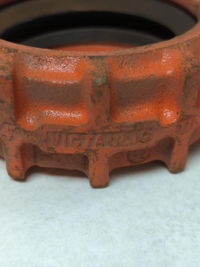 VICTAULIC,STYLE 77,4 INCH PIPE COUPLING WITH GASKET NOS
