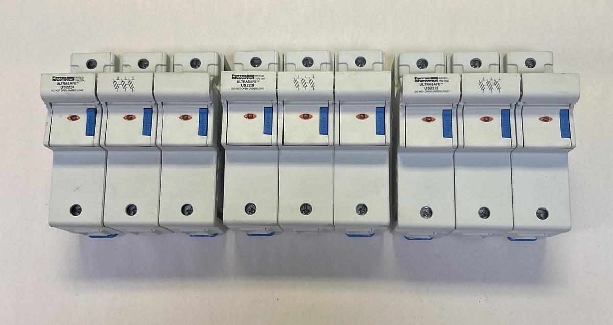 Used FERRAZ SHAWMUT,US223I,FUSE HOLDER 125A 750V LOT OF 3
