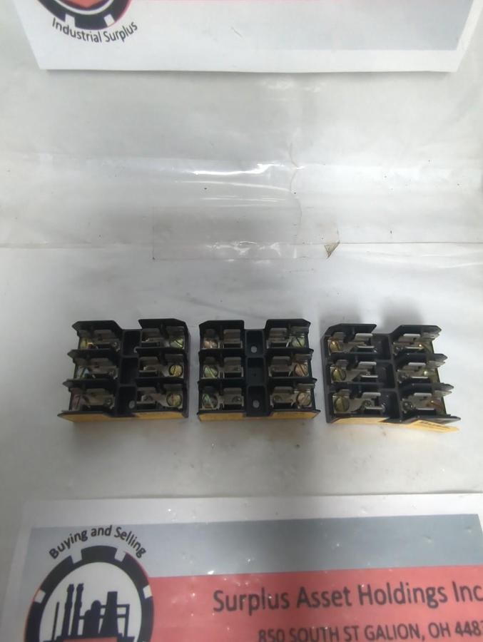 Used BUSS,BM6033SQ,FUSEHOLDER 30 AMP 600V LOT OF 3 PRE-OWNED