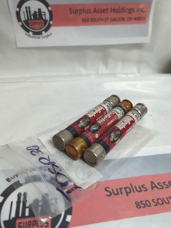 Used LITTELFUSE,IDSR-30,INDICATOR 30 AMP FUSE LOT OF 3 PRE-OWNED
