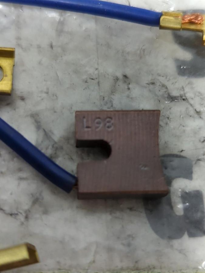 CARBON MOTOR BRUSHES,STYLE L98,LOT OF 16 NOS