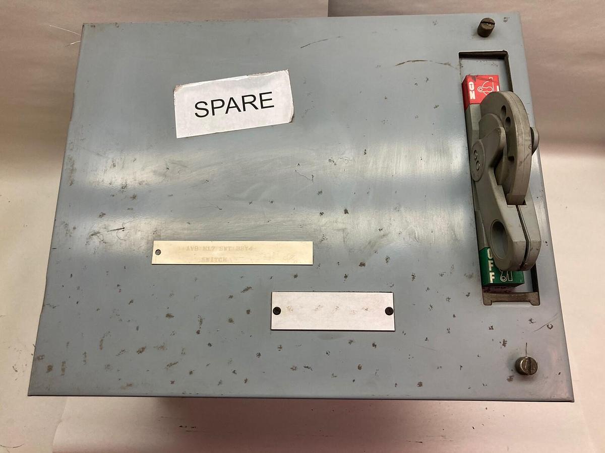 Used Allen-Bradley,2100 2192F,30 Amp 12 Inch MCC Disconnect Feeder Bucket