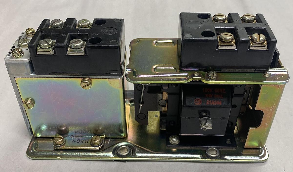 Allen Bradley,849-Z0D321,Ser. B Pneumatic Timing Relay 120V New