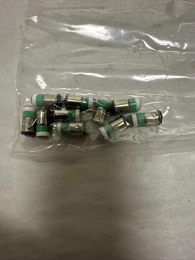 Used Sunray,SR-28V-SCMF-G,Green LED BOX of 10