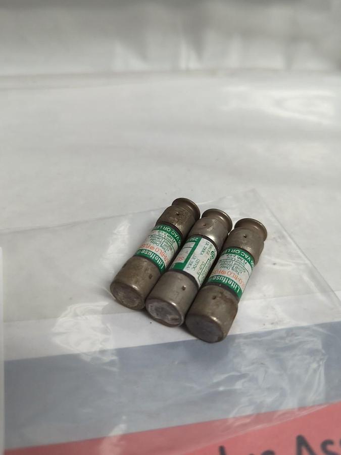 Used LITTELFUSE,FLNR-2-1/2,SLO-BLO 2-1/2 AMP FUSE LOT 3 OF PRE-OWNED