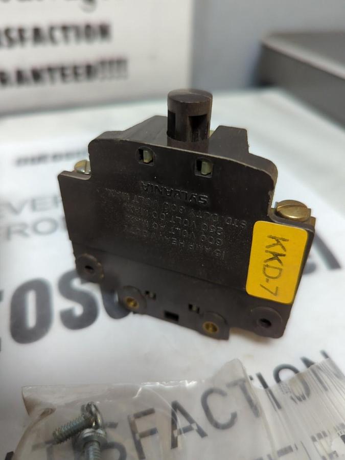 SYLVANIA,KKD-7,NO.1 CONVERTABLE DUPLEX POLE 15 AMP CONTACT NOS
