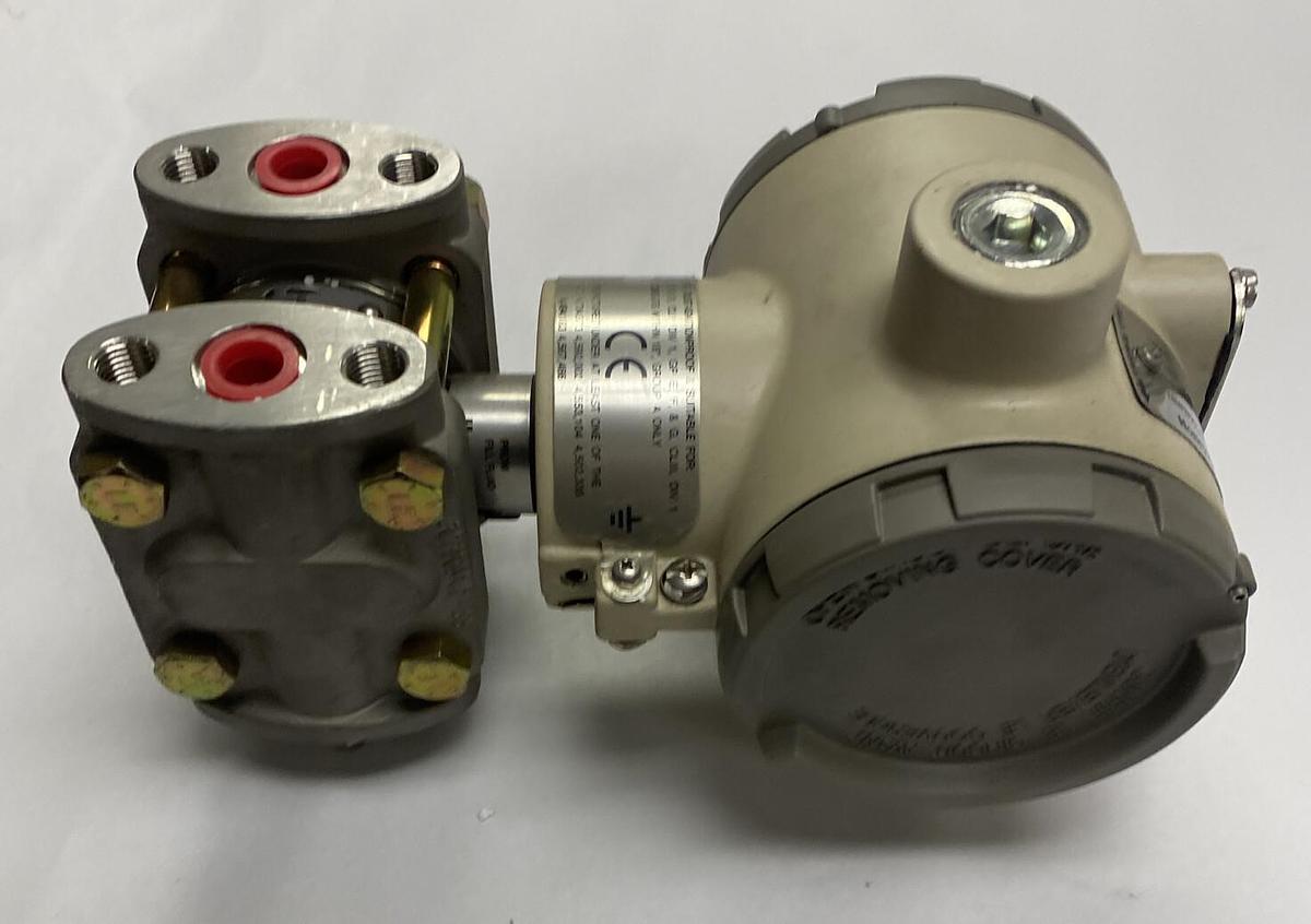 Honeywell,STD924-E1H-00000-MB-S2-ZS-F1D3-3138,Transmitter NOS