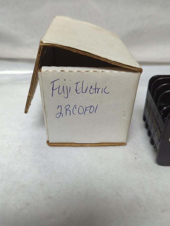 Used FUJI ELECTRIC,2RCOFO1,CONTACTOR SRCa3631-5-1 600V PRE-OWNED