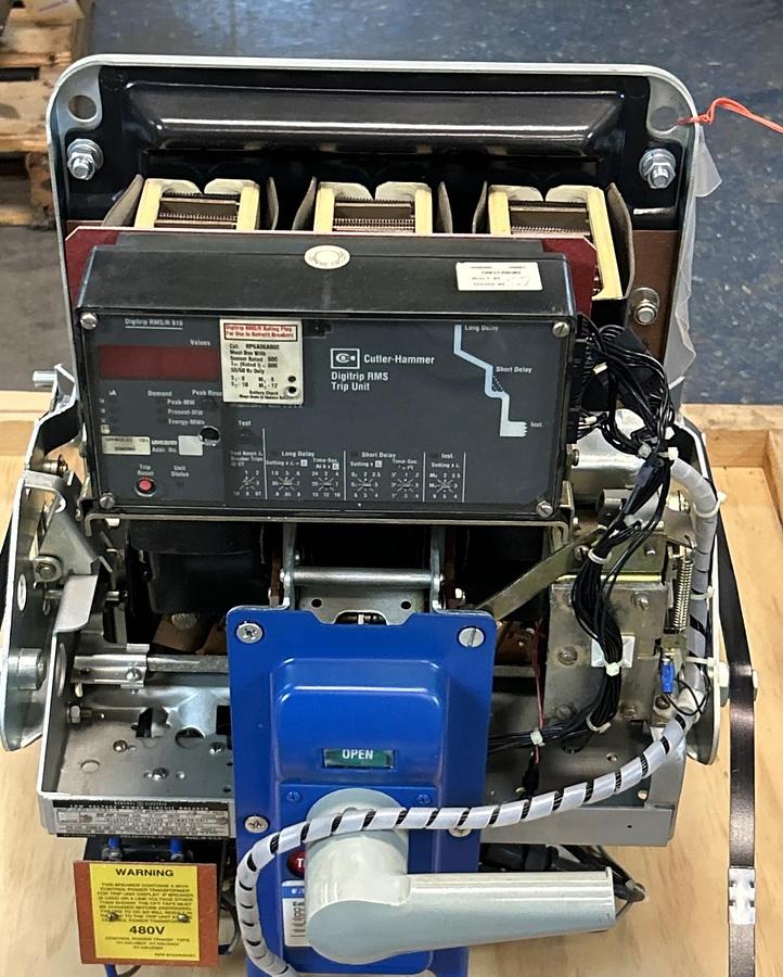 Used GENERAL ELECTRIC GE,AK2A-25-1,LOW VOLTAGE POWER CIRCUIT BREAKER 600A 600V