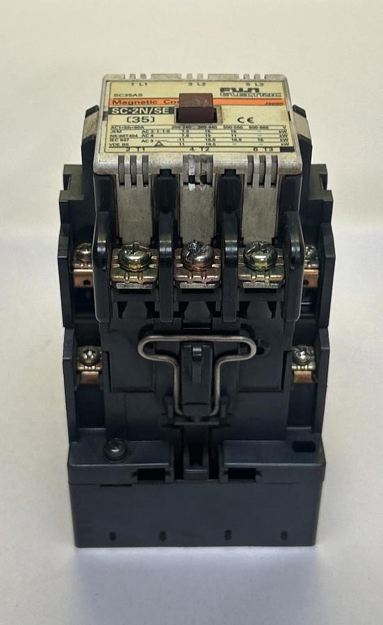 Used FUJI ELECTRIC,SC-2N/SE,MAGNETIC CONTACTOR CHIPPED