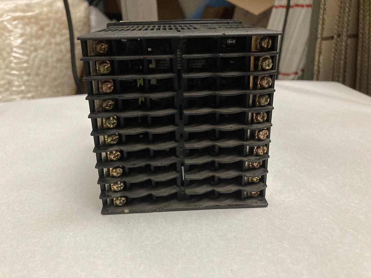 Used Yokogawa,UT350-00,Controller Style S4